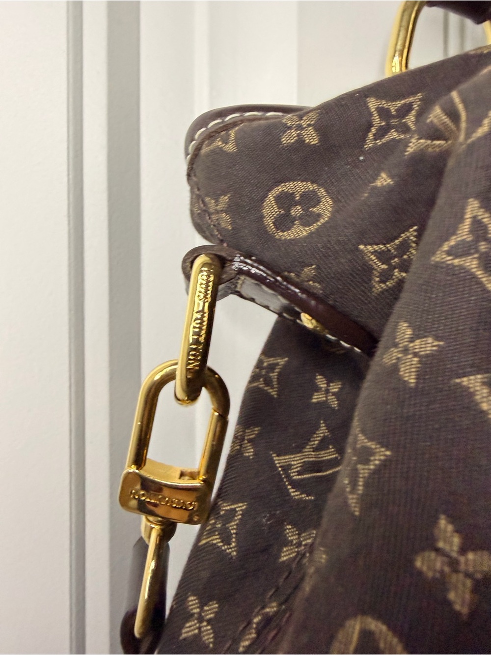 Louis Vuitton Monogram Canvas Shoulder Bag in Dark Brown and Black - Picture 4 of 15